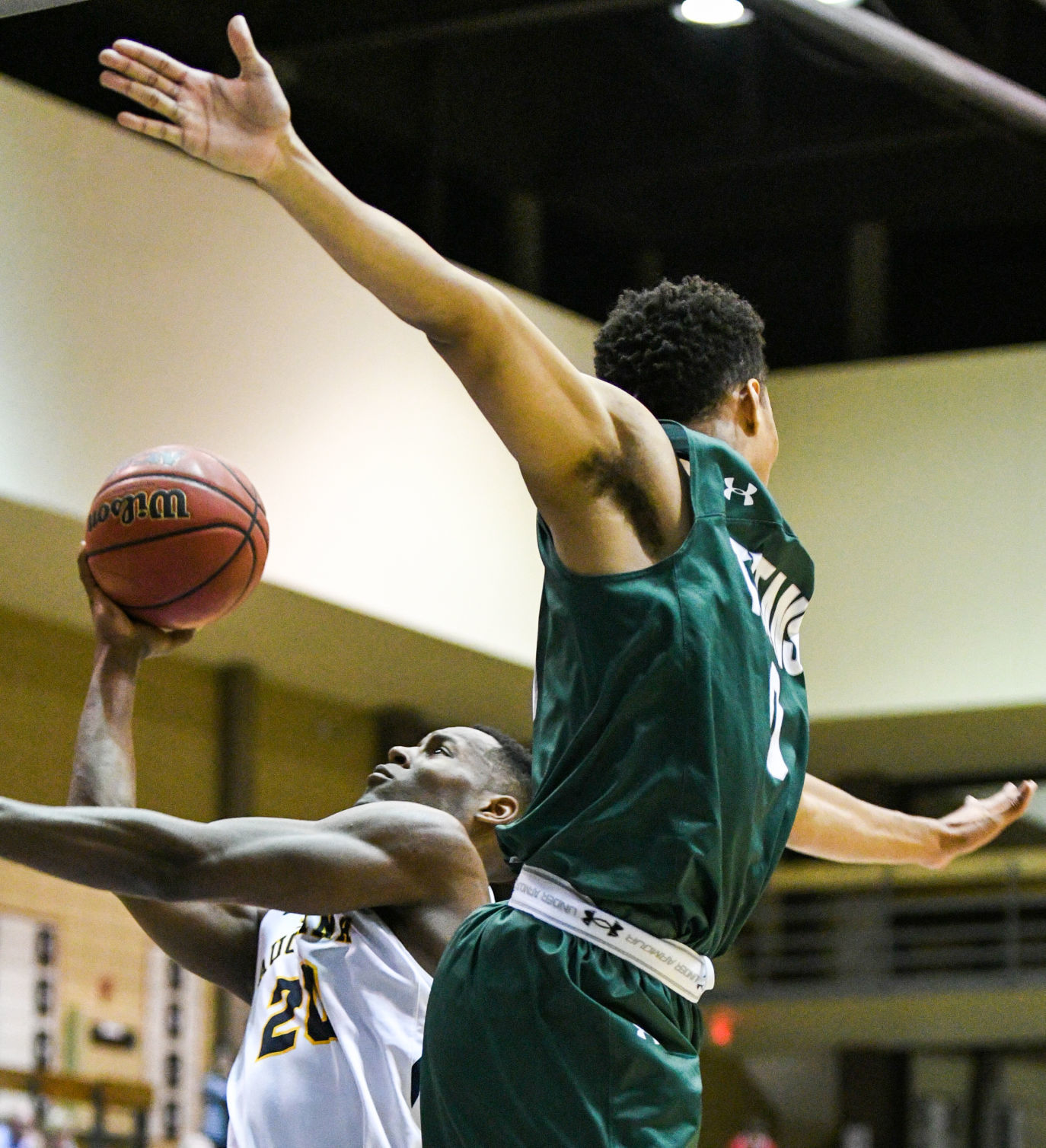 College Mens' Basketball: Illinois Wesleyan at Augustana